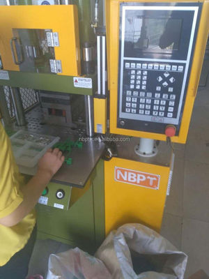 수직 85톤 수직 플라스틱 주입 폼 머신 PT-150